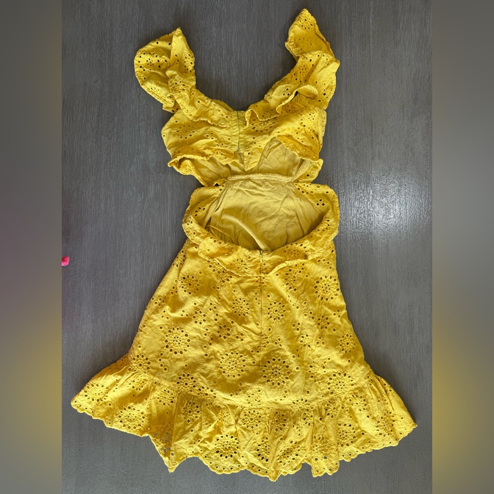 ASTR The Label Elora Ruffle Eyelet Mini Dress Cut Out XS Yellow - Picture 5 of 11